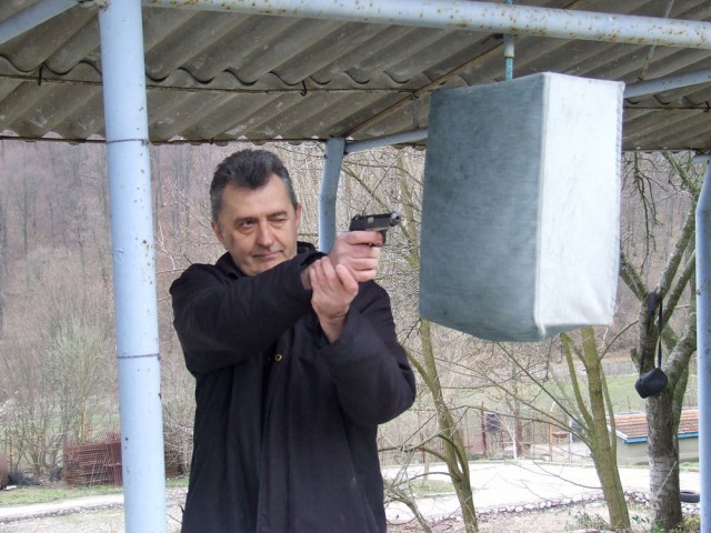 Tir pistol 8 martie 2013